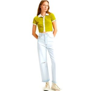 Levi’s 31x27 real denim jeans. Rib Cage Straight Ankle Levi jeans.